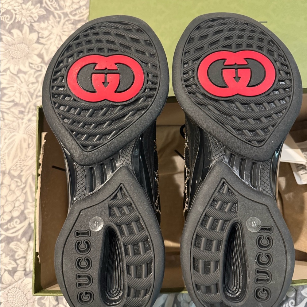 Black Gucci Run Sneakers with Silver GG Detailing size 41 - Picture 4 of 5